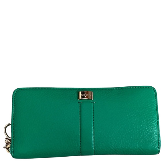 Cole Haan Handbags - Cole Haan pebble leather zip around wallet